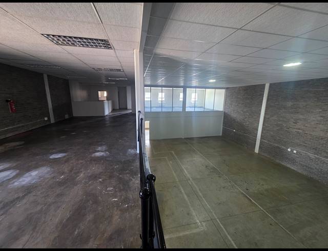 550M² WAREHOUSE TO LET IN STORMILL